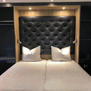 4* Hotel Deluxe